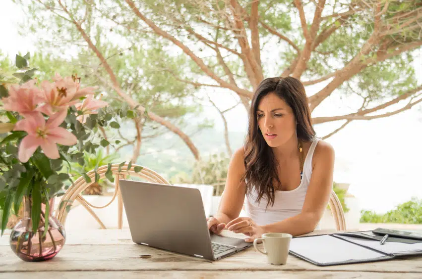 Travailler chez un concurrent pendant ses congés payés estil possible ? myRHline