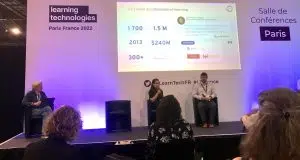 conférence Collaborative learning salle homme et femme devant ecran