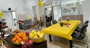 bureau et grande table