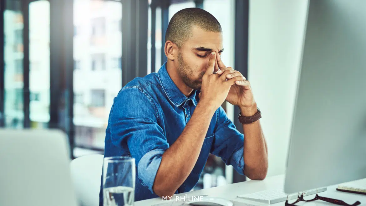 Prévenir le burn out Salarié qui souffre de l'épuisement professionnel