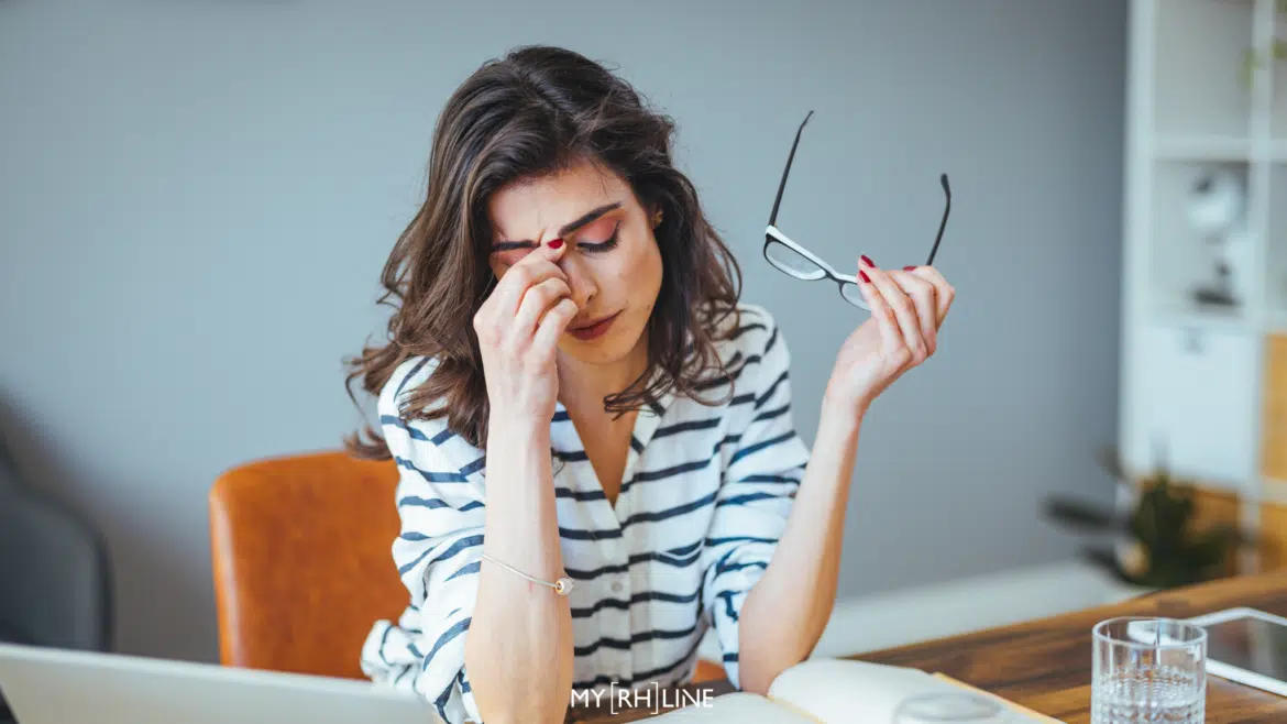 Chiffres Stress au travail 2025 Collaboratrice stressée au travail (chiffres 2025)