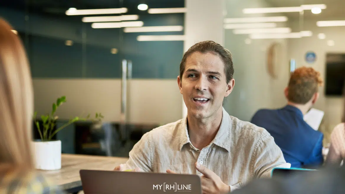 Agents IA Deel Workforce Chargé RH utilise des agents IA