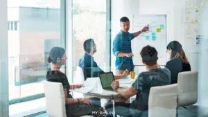 Réunion de recruteurs sur les actions marketing à mettre en place (parcours candidat)