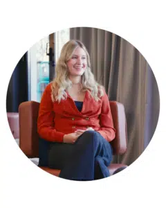 Mathilde Culisier lors du tournage du podcast T'as raté le coche de candidat à ambassadeur